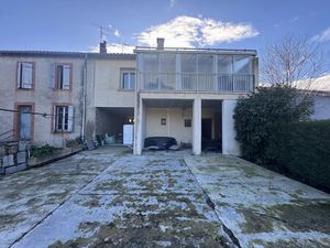 Maison de village T4 meublée avec jardin et double garage