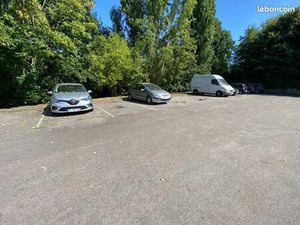 Place de stationnement proche gare