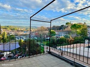 Appartement centre ville Carces