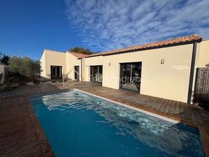 Vente Maison Piscine à Sainte-Foy (85150) : à vendre Piscine / 161m² Sainte-Foy