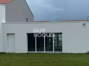 Vente Bureaux et commerces à Saint-Jean-de-Monts (85160) : à vendre / 82m² Saint-Jean-de-M