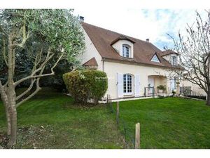 Maison 8 pièces à vendre à MORAINVILLIERS