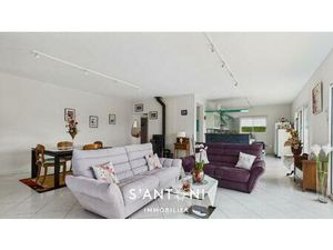 Le Grau D'agde- villa de 189M² avec sous sol  piscine  terrain de 2000 M²