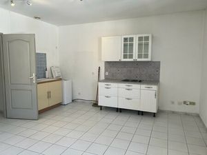 Location Appartement 2 pièces 35m² GAREOULT 83136