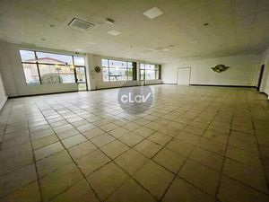 Local commercial 310 m² 69150 DECINES