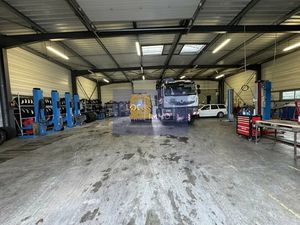 LOCAL D'ACTIVITE AVEC TERRAIN A LOUER