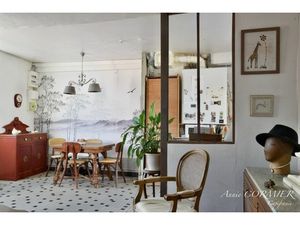 SULLY SUR LOIRE Maison de ville rénovée d'environ 75m2