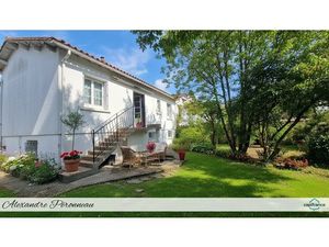 Maison familiale LAGORD CENTRE avec beau jardin plein sud – 4 chambres  garage – Travaux à