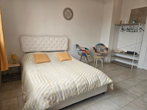 T1 refait à neuf avec garage double en option pouvant être aménagé en pièces supplémentair