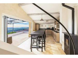 Proche d’Aix-en-Provence – Maison de village – Trois chambres – Terrasse avec vue...