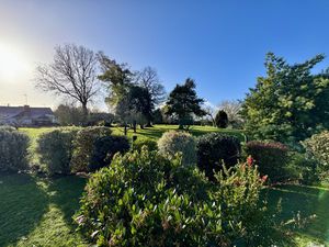 MAISON CONTEMPORAINE - 4 CHAMBRES SANS VIS A VIS CLOS 700 m2