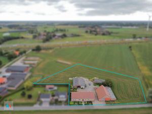 Hoeve met bijgebouwen in Loenhout