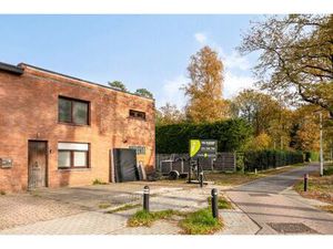 Rustig gelegen halfopen woning met 2/3 slpks op een perceel van 810 m² te Nijlen !