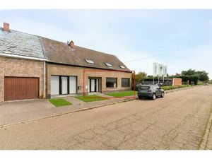 Gelijkvloers app met tuin  garage en carport!