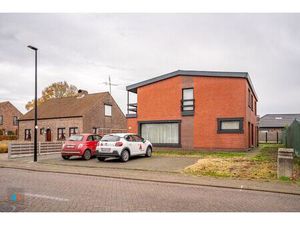 Vrijstaande woning met praktijkruimte en garage