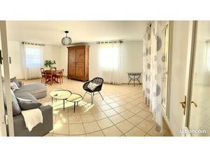 Appartement T4 lumineux avec terrasse dans la résidence avec ascenceur la Caponière