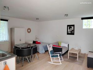 Studio meuble et equipe neuf a louer a charny 89120