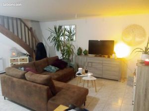 Loue maison de ville à Mareuil sur lAY