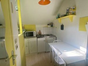 À louer ancien studio reclassé bureau