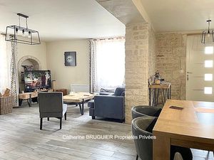 Maison en pierre avec 2 logements 220 m2 entièrement rénovée 6 chambres  centre village