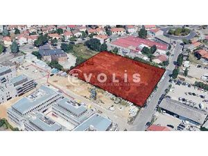 Terrain pour construction d'un bâtiment neuf (industrie  tertiaire)