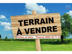 A Vendre Parcelle de 1170 m2 à Sainte-Anne proche du Bassin Bleu