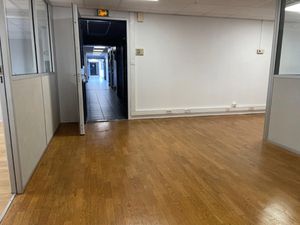 Local professionnel à louer VILLENEUVE LOUBET 6 pièce(s) 123m2 1 750€/mois HT/HC