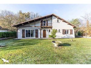 Vente maison 6 pièces 140 m² Saint-Médard-en-Jalles (33160)