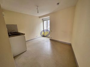 Location appartement 1 pièce 14.22 m² à Pontivy (56300)  260 €