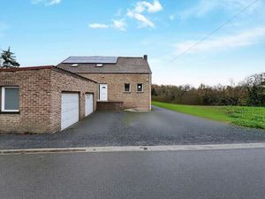 Maison à vendre avec garage et jardin   Solre-sur-Sambre (VBD56297)