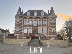 Vente propriété 19 pièces 700 m² à Saint-Pierre-en-Auge (14170)  1 050 000 €