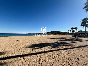 Élégant deux pièces  en rez-de-chaussée  proximité immédiate plage