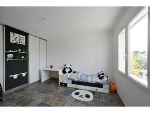 Maison spacieuse avec jardin et piscine à Saint-Christol-lez-Alès