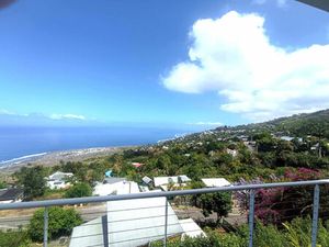 Maison d'environ 160m2 à Saint-Leu avec vue imprenable sur l'océan - Ref