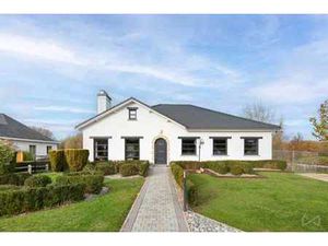 Maison individuelle avec une vue magnifique sur la verdure.