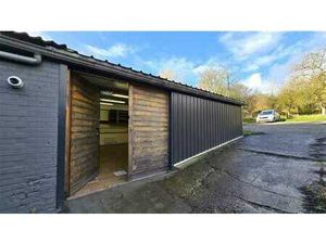 Superbe atelier fraichement rénové