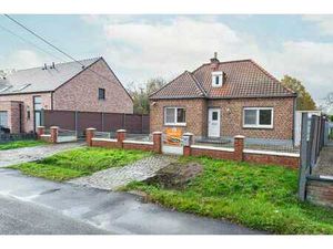 Maison 4 façades 2 chambres avec garage et jardin!