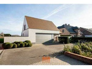 Exclusieve villa met verwarmd zwembad op landelijke locatie.