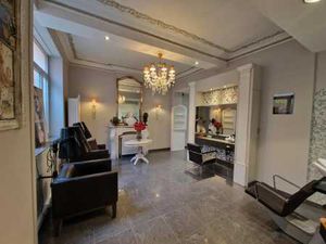 Très belle maison de commerce avec habitation