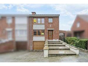 Agréable maison 3 chambres avec garage  terrasse et jardin