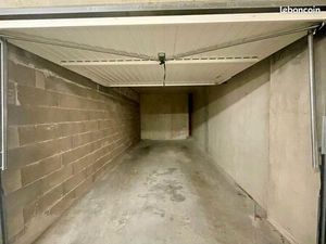 Parking/box 1 pièce 15 m²