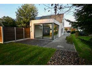 Volledig gerenoveerde woning met 2 tot 3 slaapkamers !