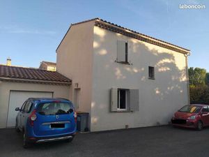 Maison 3 chambres avec jardin  garage et places de parking