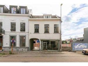 Commerce avec appartement