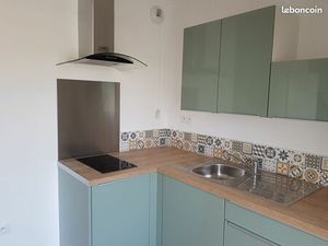 Beau et grand studio + balcon + parking