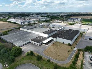 Grand entrepôt à louer à Fleurus - idéalement situé à proxi