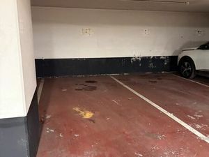 LEVALLOIS-PERRET Place de parking 13 m²