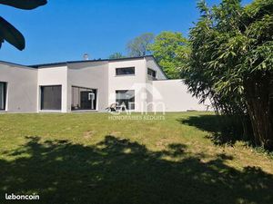 Maison 7 pièces 249 m²