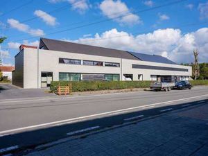 Bureaux idéalement situés (85 m²-207 m²) à louer à Eeklo