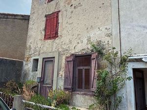 Maison de village avec cour